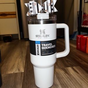 MATTE WHITE OG STANLEY *^HTF^* nwt and no scratches.